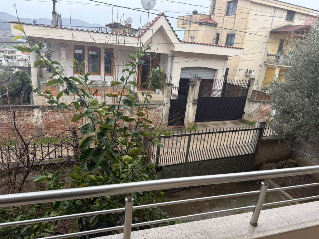 3+1,i mobiluar vile private,sauk i ri,1000 euro