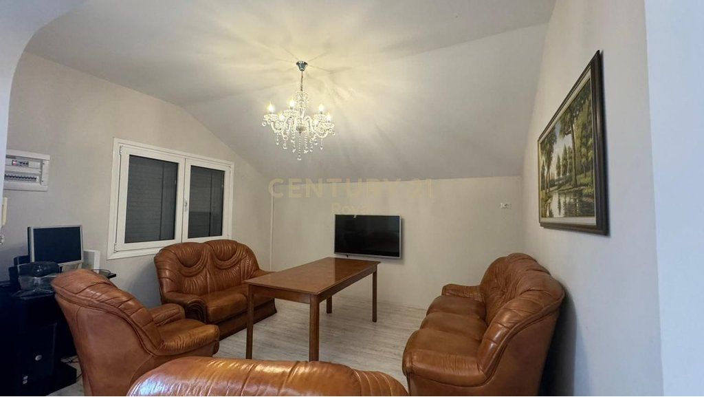 VILE NE SHITJE NE ZONEN E SHKOZES, PRANE UNAZES SE MADHE 480,000 € Sip. Totale  640m2