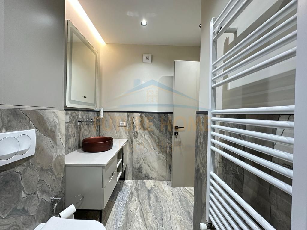 Affitto, Appartamento 2+1+2, Palazzo con Freccia, Tirana
