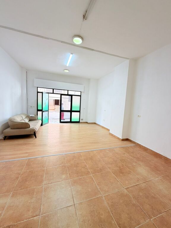 BUSINESS PREMISES FOR RENT NEAR THE WATER SUPPLY, DURRES