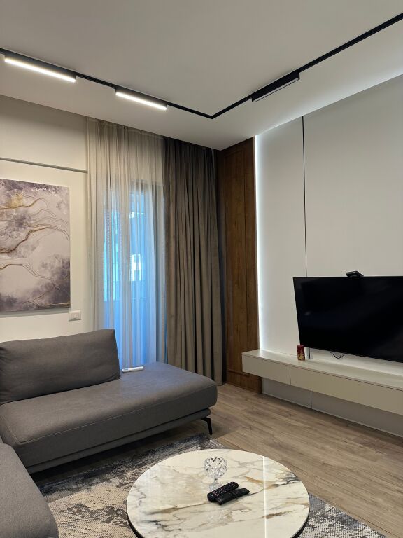 🏡 Appartamento moderno 1+1 in affitto a Square 21