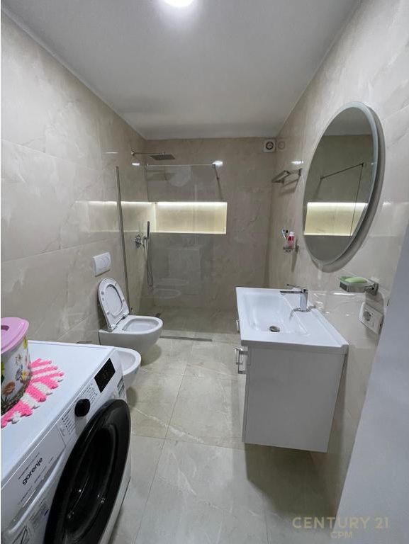 Apartament 2+1 Me Qira pranë Pazarit të Ri, Tiranë - 700€ | 100 m² !