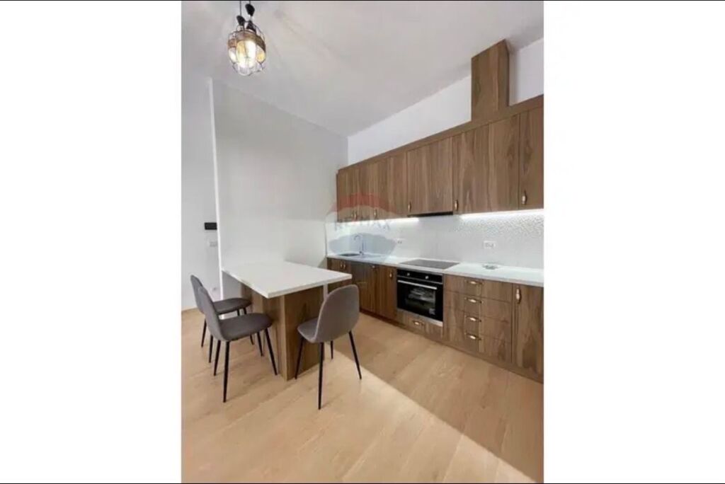 APARTAMENT 2+1+ PARKIM ME QIRA TEK DELIJORGJI!