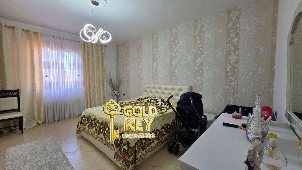 🏡✨ VILLA SU 3 PIANI IN VENDITA A VORË ✨🏡