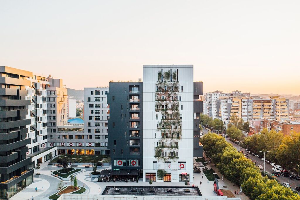 AMBIENT BIZNESI NE SHITJE TE SQUARE 21