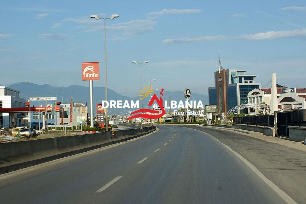 Capannone in vendita sull'autostrada Tirana-Durazzo vicino a City Park ID(4181070)