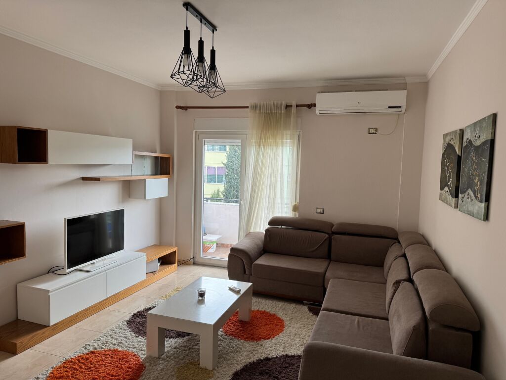 2+1,i mobiluar apartament,te shkolla rreze drite,sauk i ri,500 mije leke