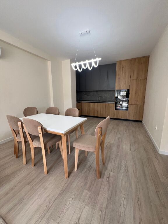 Apartament me qera