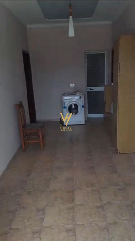 JEPET SHTEPI PRIVATE ME QERA NE PASKUQAN 40.000 LEKE