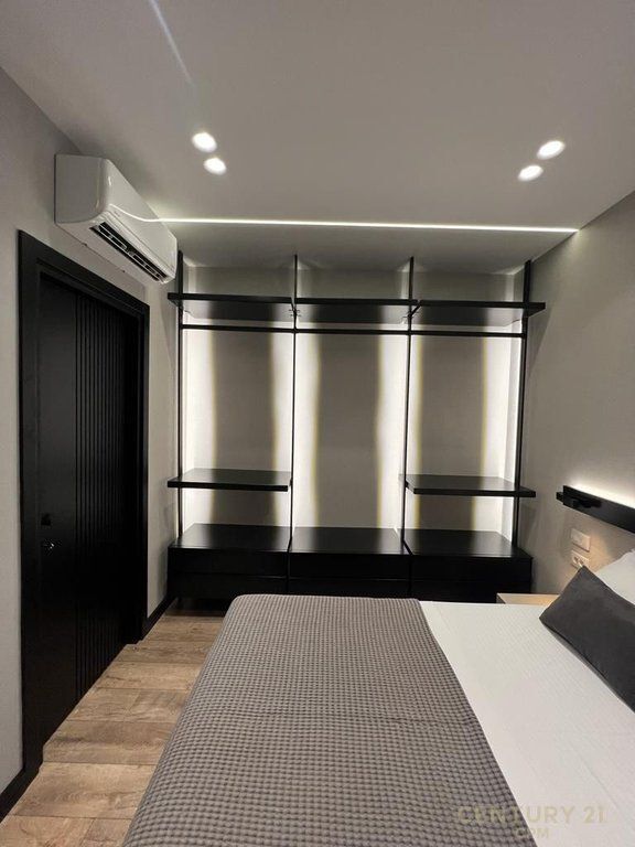 Apartment 2+1+parking space near the center, Barrikadave St.! 1,300 € /Month Total Area 75m2