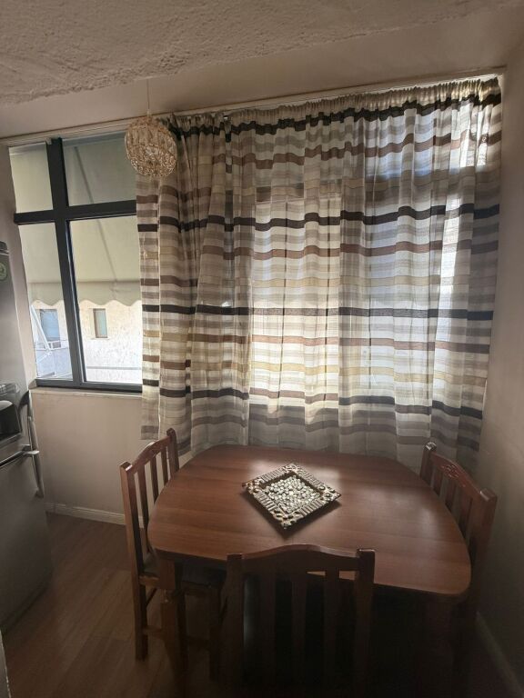 Apartament 1+1 me qira "Komuna e parisit"