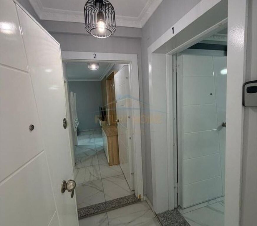 Appartamento 2+1+2 in vendita in via Barrikadave Tirana