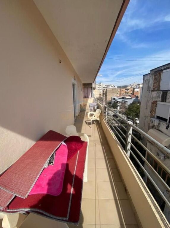 In vendita, Appartamento 3+1+2 vicino alla Chiesa Ortodossa, Vlore.