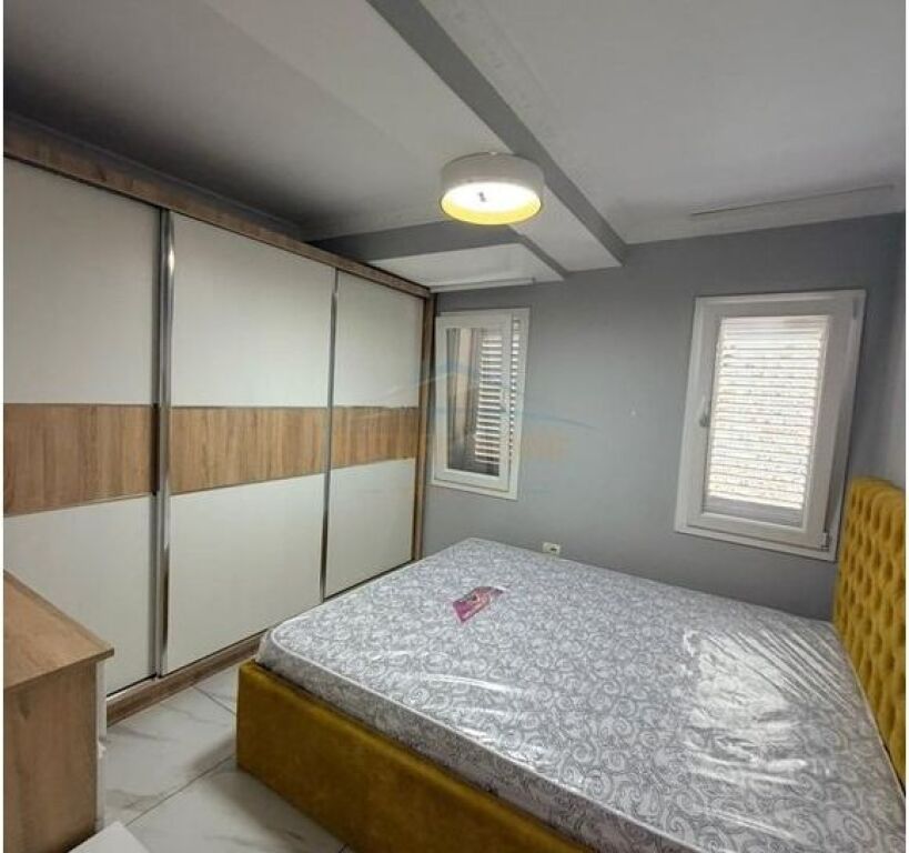 Appartamento 2+1+2 in vendita in via Barrikadave Tirana