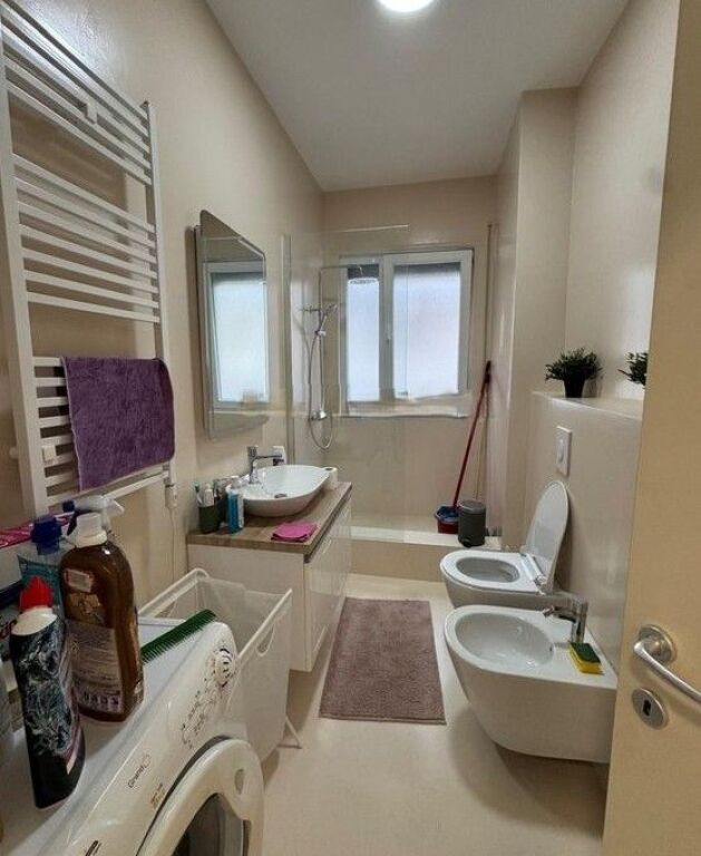 Shitet apartament 2+1+2 pranë Kopshtit Botanik (tek Xhamia)!
