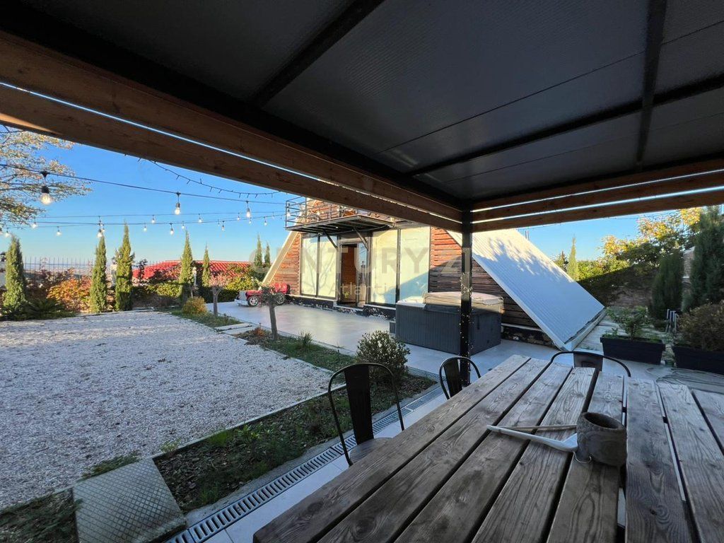 VILLA ALPINA IN LEGNO CON JACUZZI IN AFFITTO A SHKALLNUR DURRES !