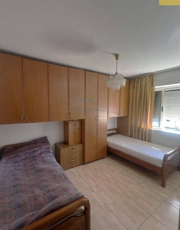 Shitet, Apartament 3+1, Rruga Karl Gega, Tirane