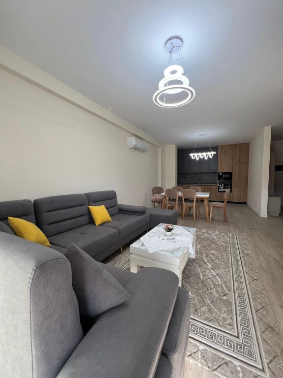 Apartament me qera