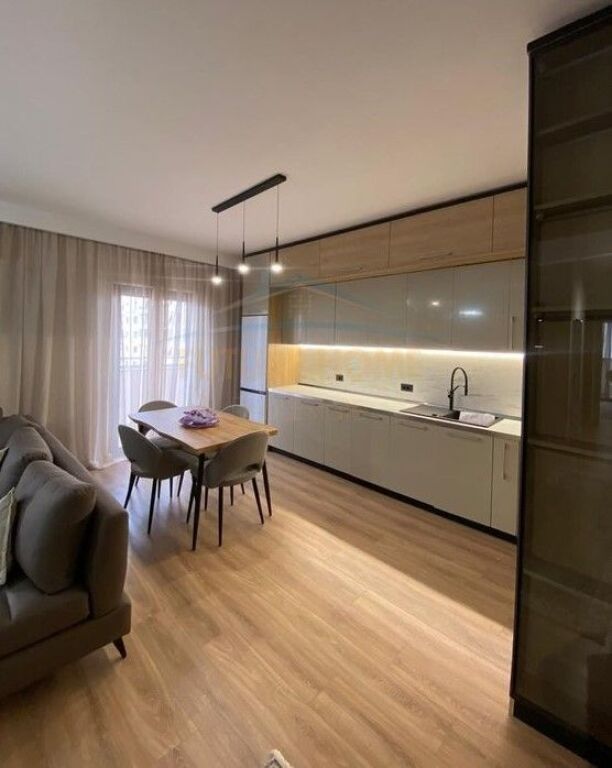 Affitto Appartamento 1+1, Galleria, Via Barricate