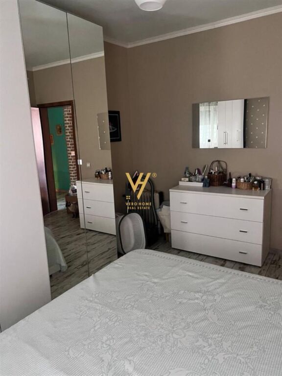 JEPET APARTAMENT 2+1+BLK ME QIRA TE KOMUNA E PARISIT 750 EURO