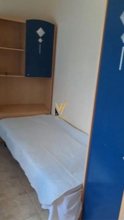 JEPET SHTEPI PRIVATE ME QERA NE PASKUQAN 40.000 LEKE