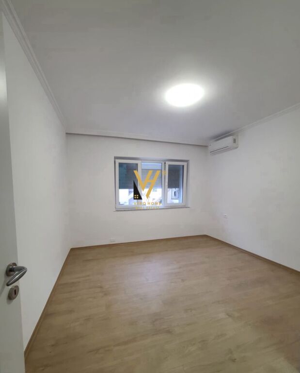 OFFICE 88 M2 FOR RENT IN CENTER 120,000 LEKE