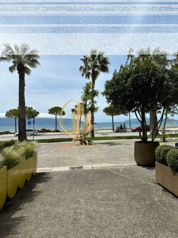 AFFITTASI Appartamento 1+1 a Lungomare, Vlorë