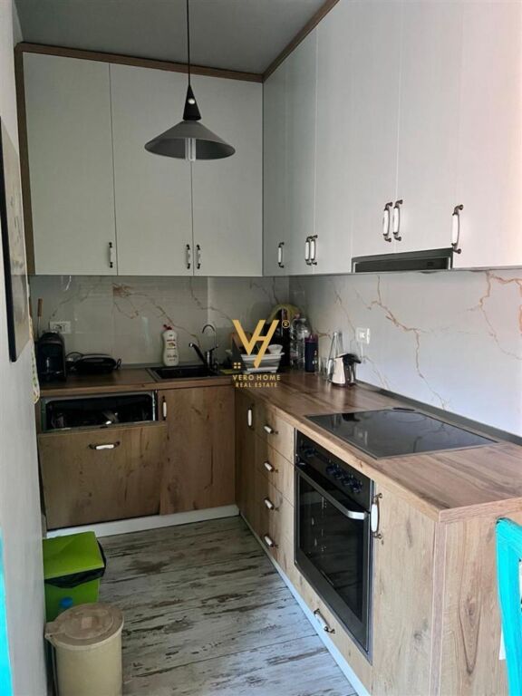 JEPET APARTAMENT 2+1+BLK ME QIRA TE KOMUNA E PARISIT 750 EURO