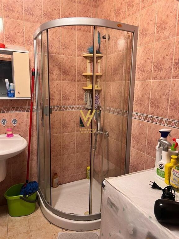 JEPET APARTAMENT 2+1+BLK ME QIRA TE KOMUNA E PARISIT 750 EURO