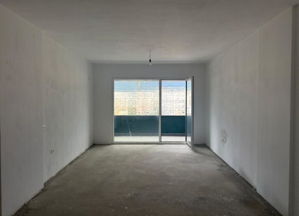 APARTAMENT NE SHITJE 2+1+2 NE XHAMLLIK , XHAMLLIK