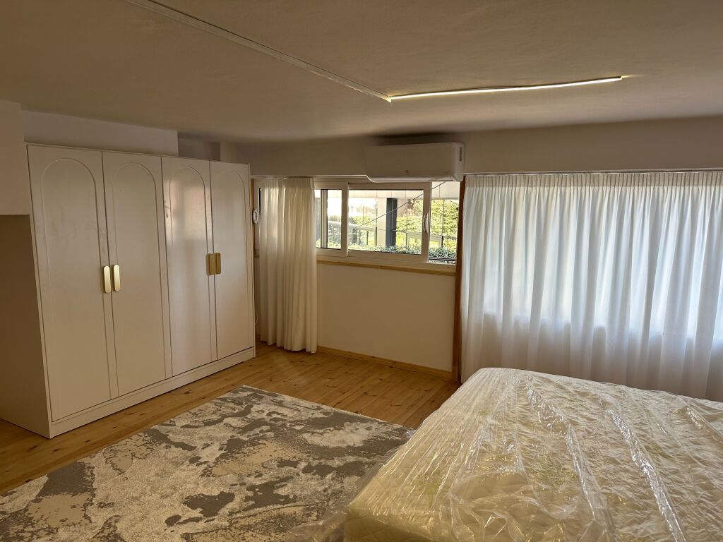 Duplex me qira Selvia