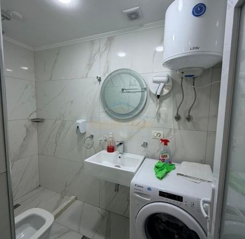 Appartamento 2+1+2 in vendita in via Barrikadave Tirana