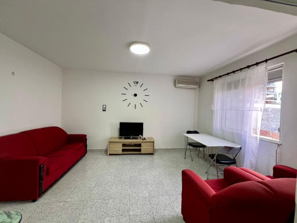 SUPER Apartamnt ne Zemer te Tiranes 1+1 te 21 Dhjetori