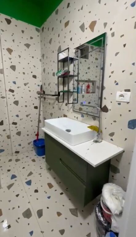 2+1 for rent, Astir
