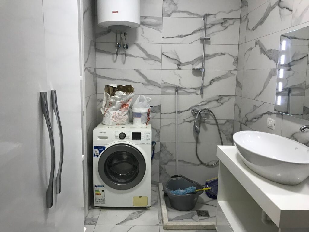Vendesi Appartamento 3+1+2 nel Centro di Durazzo