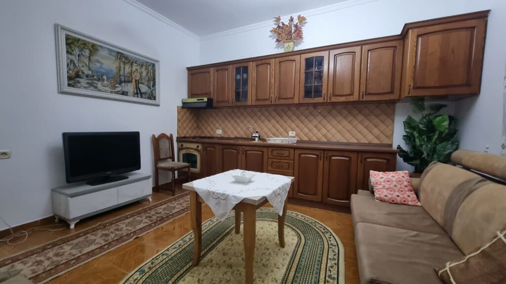 Appartamento 2+1 in affitto, Vecchio parco vicino a Deliorgji, 500 mila lek/mese