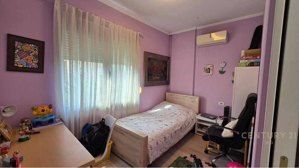 Shitet Apartament 3+1+2+poste parkimi te Rruga Peti !! 315,000 € Sip. Totale  138m2