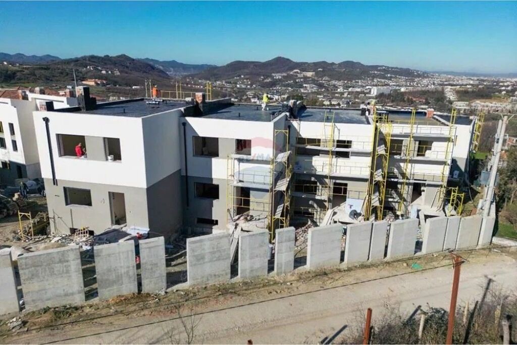 Vilë - Për Shitje - Lundër, Tiranë(ID: 530581010-60)