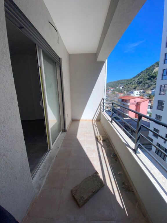 In vendita, appartamento 2+1+2 balconi, Lungomare, Vlore.