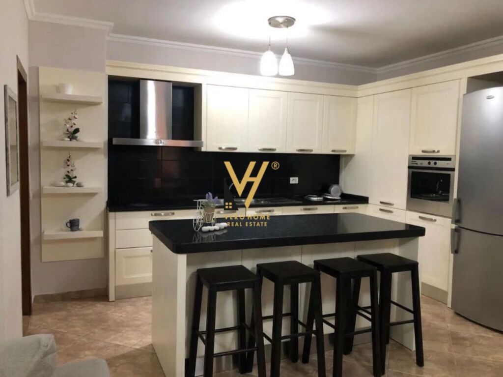 VENDESI APPARTAMENTO 2+1+2+2BLK A KOM.COLOMBO 2, LAGO ASCIUTTO 25.000.000 LEKE