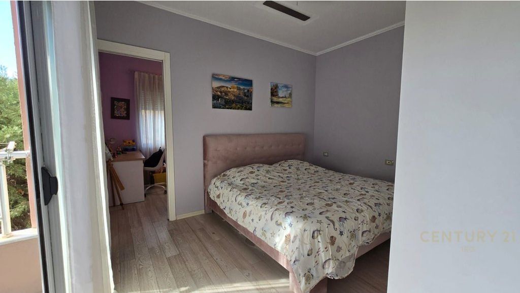 Shitet Apartament 3+1+2+poste parkimi te Rruga Peti !! 315,000 € Sip. Totale  138m2