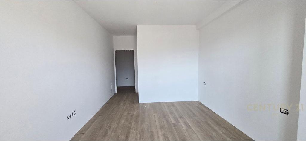 APARTAMENT 1+1 NE UNAZEN E RE PASKUQAN GATI PER BANIM! 98,000 €