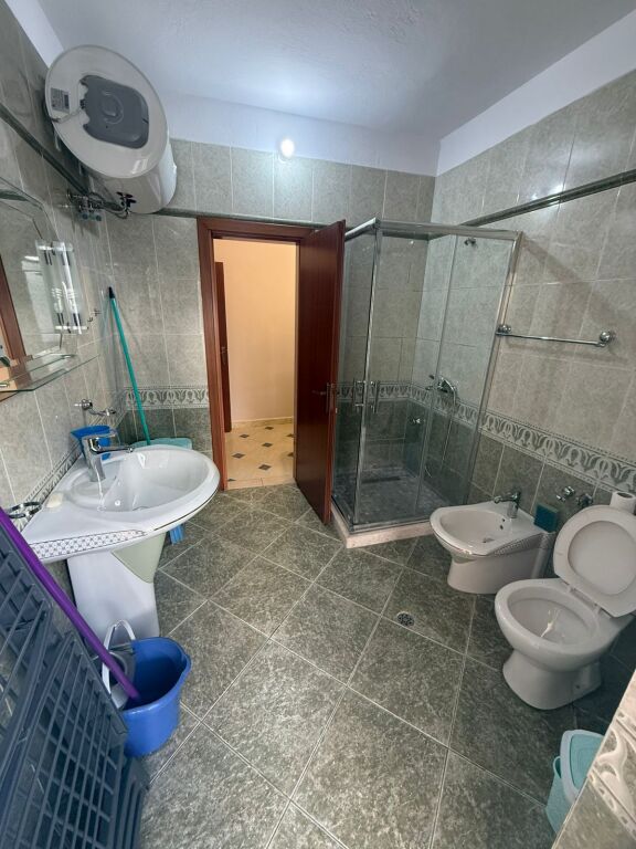 Apartament 1+1 me qira "Komuna e parisit"