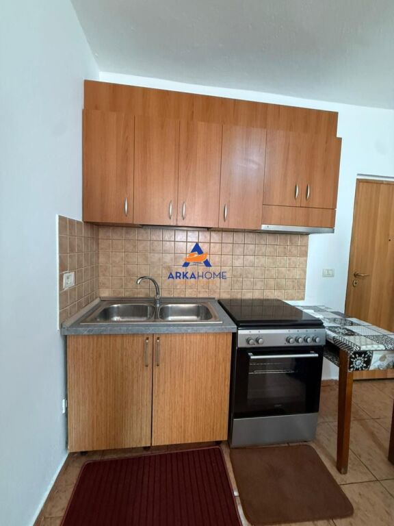 AFFITTASI APPARTAMENTO 1+1+BALCONE "VICINO AL PARCO, COMUNE DI PARIGI" 50000 LEKE
