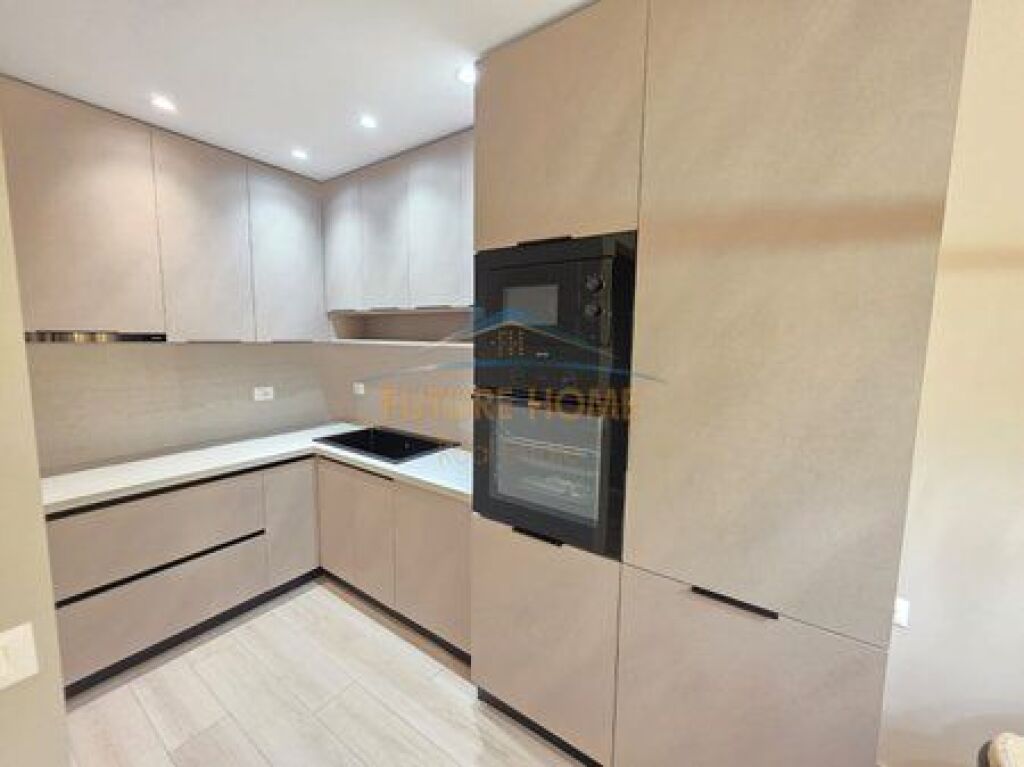 SHITET APARTAMENT 2+1,ISH EKSPOZITA