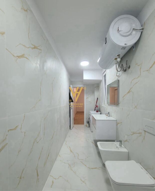 OFFICE 88 M2 FOR RENT IN CENTER 120,000 LEKE