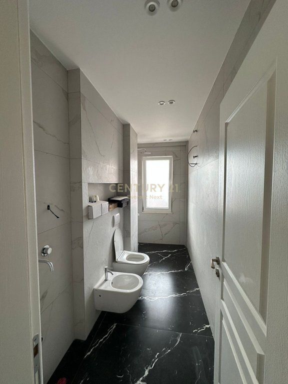 Vendesi in vendita appartamento 2+1+2 con posto auto – Residenza Mirabella