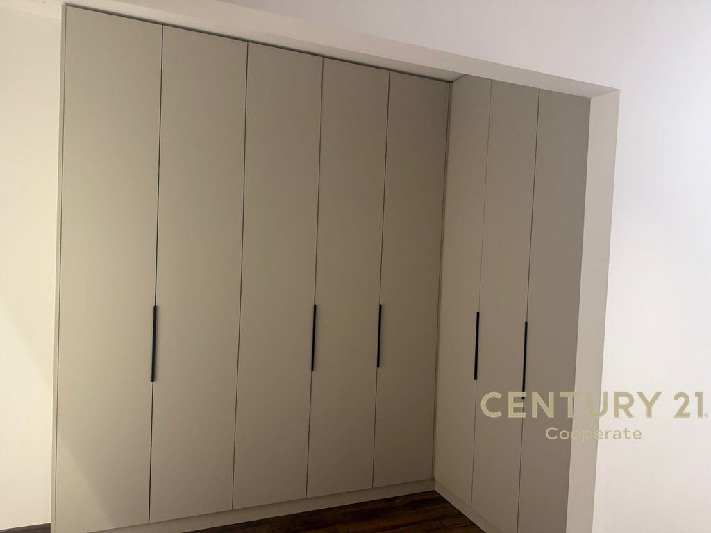 AFFITTIAMO APPARTAMENTO 1+1+ POSTO AUTO IN LION RESIDENCE TIRANA, VICINO AIR ALBANIA