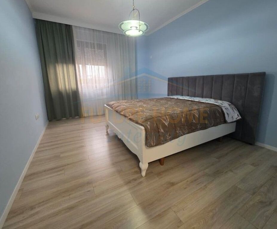 Rent, Apartment 2+1+2, Former Electric Market, Tirana.