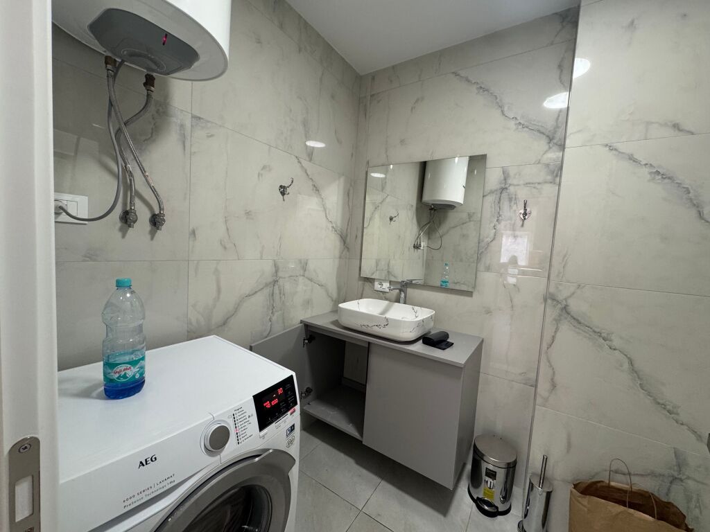 Apartament 1+1 me qira tek Xhamia Kopshti Botanik!
